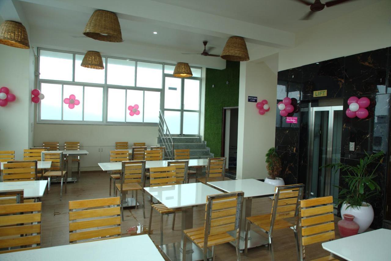 Jai Wings Hotel Puducherry Buitenkant foto