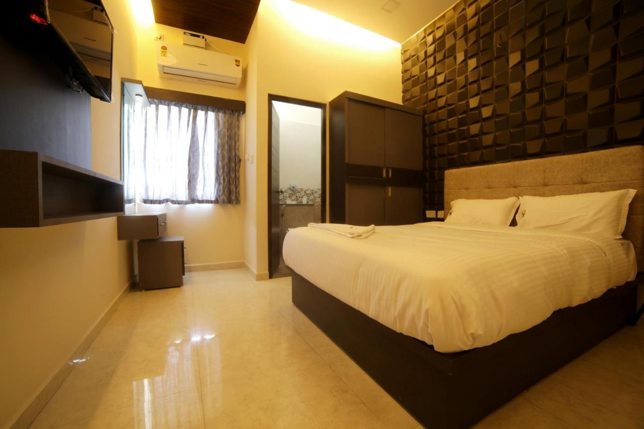 Jai Wings Hotel Puducherry Buitenkant foto